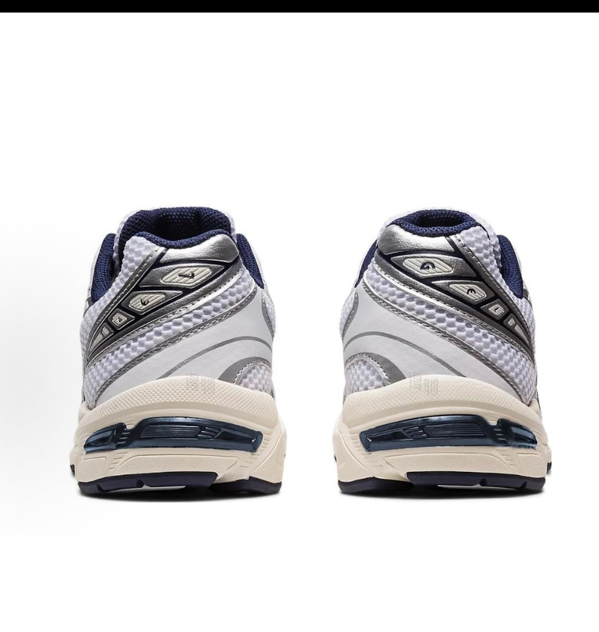 ASICS GEL Sneakers – White, Silver & Navy